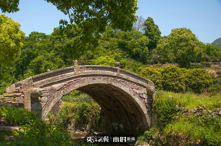 惠德桥-单孔石拱桥,宁海西岙村村口,桥孔净跨约6.