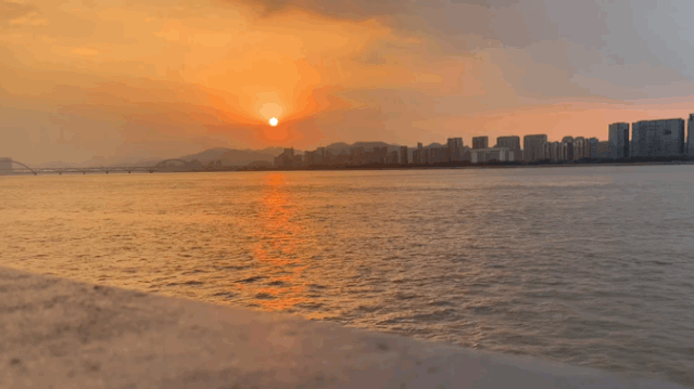 639_359gif 动态图 动图