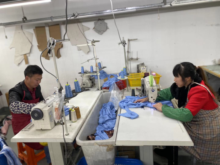 服装厂工人月入过万还招不到人,最近杭州余杭乔司小老板订单接不完