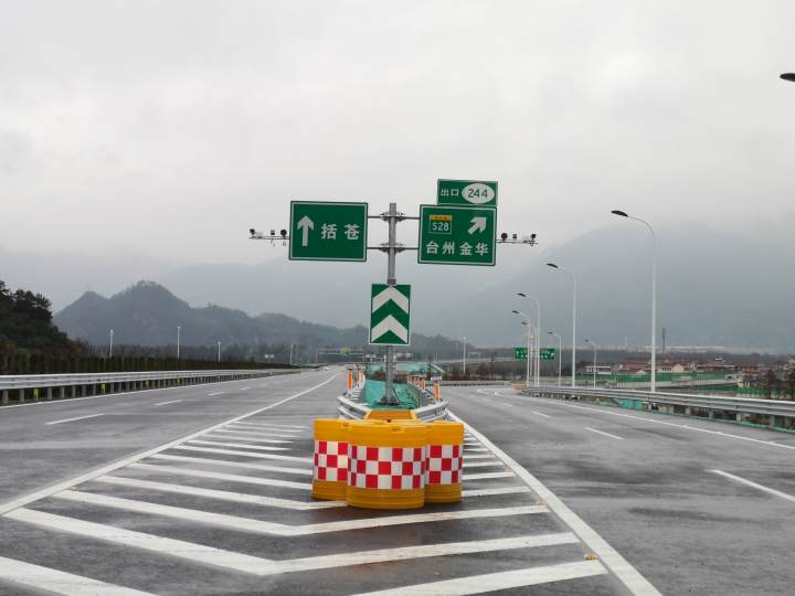 杭绍台高速今日开通,交警蜀黍的温馨提醒来啦