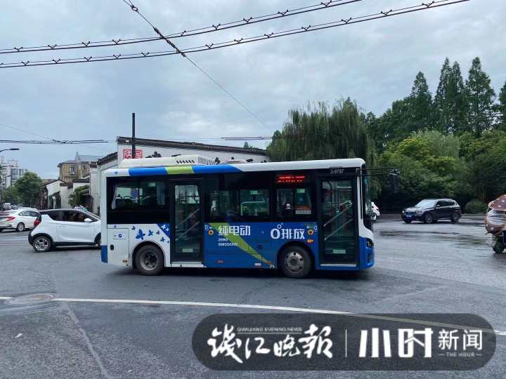杭州部分公交车为何突然变小,有没有可能增加大车,公交公司最新回应来