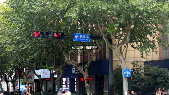 杭州解放路:7毛钱的虾爆鳝,长江照相馆的百日照,还有老大房,哪个是你