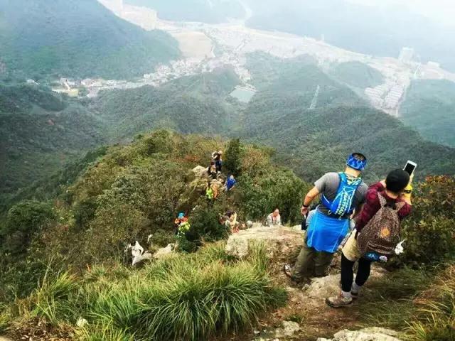 杭州最美山脊线——午潮山走起~ 这里海拔494米 有着原生态的登山线路