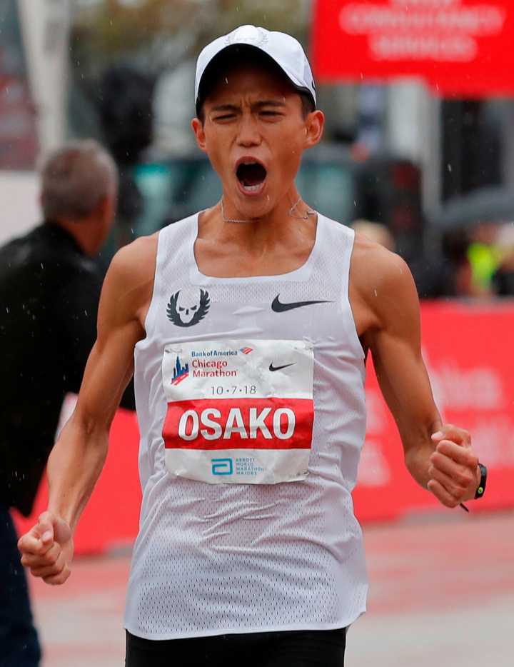 芝加哥马拉松昨日开跑,日本选手大迫杰刷新亚洲纪录