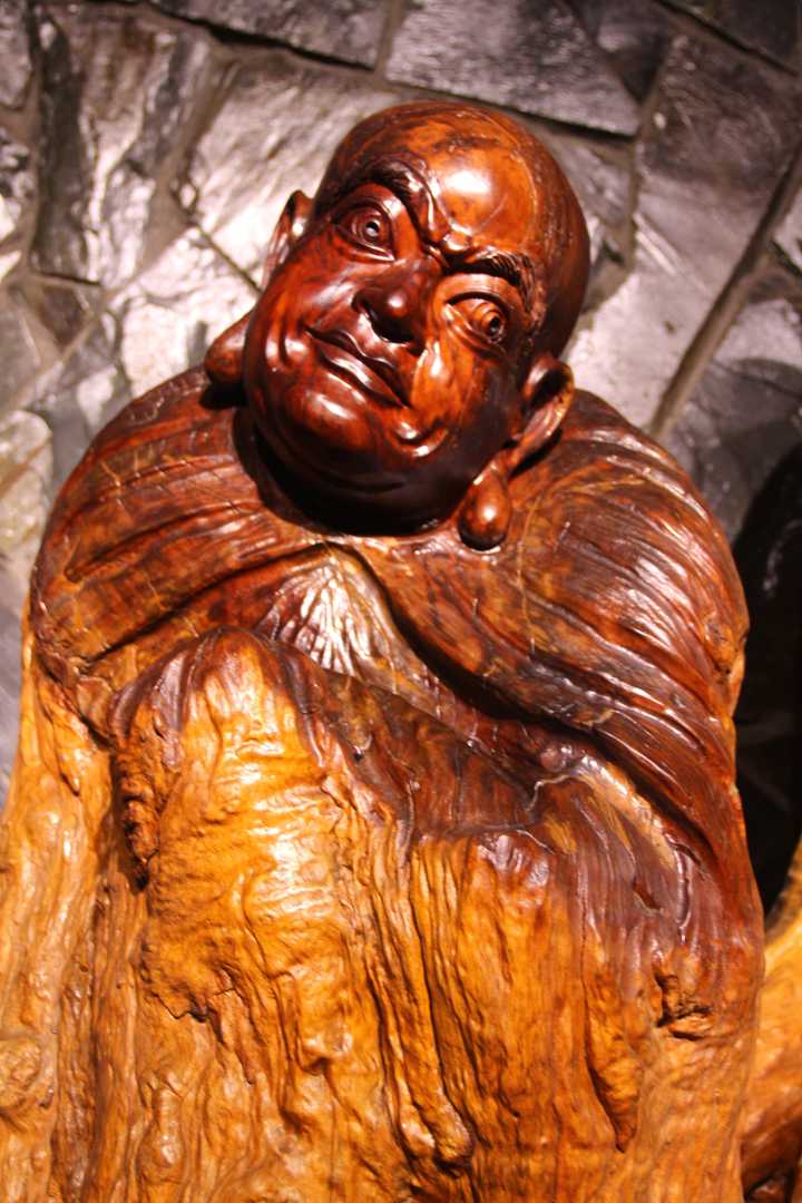 徐谷青开化根雕枯树根上的生命力