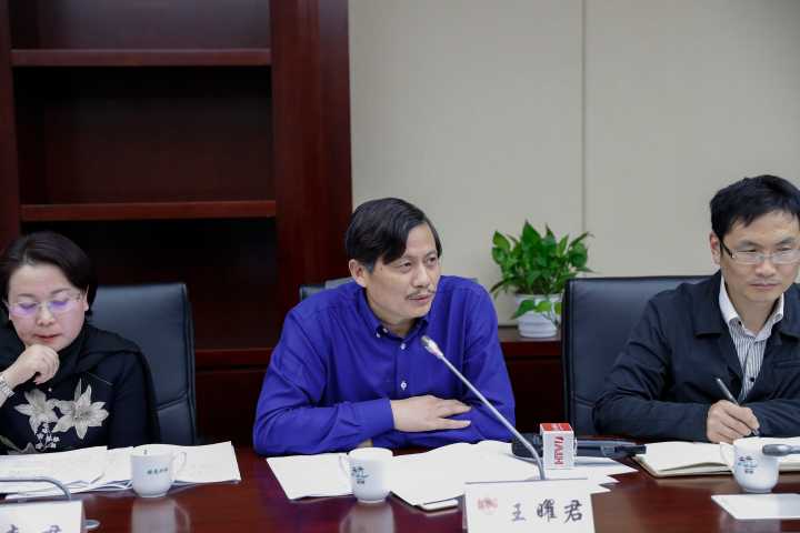 市政协委员王曜君提出,目前法律法规明确幼儿园须教育部门审批,除幼儿