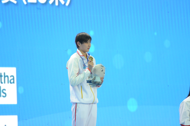 王简嘉禾夺得女子800米自由泳赛金牌,小迷糊