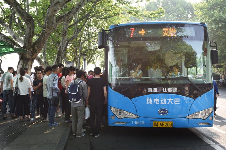 我為西湖小導(dǎo)游作文游覽孤山寺_杭州西湖游覽車_游覽西湖作文