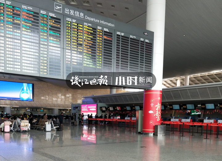 行李手推车一天要消毒四次今天的杭州萧山机场航站楼实景图来了
