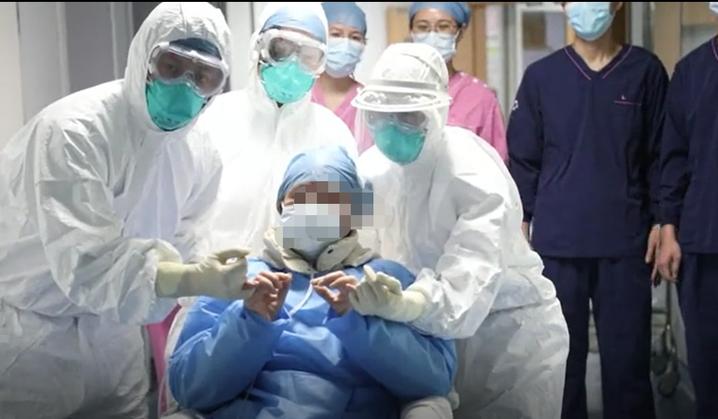 浙江首例危重患者今天出院了，曾对医生说要“打倒病魔”