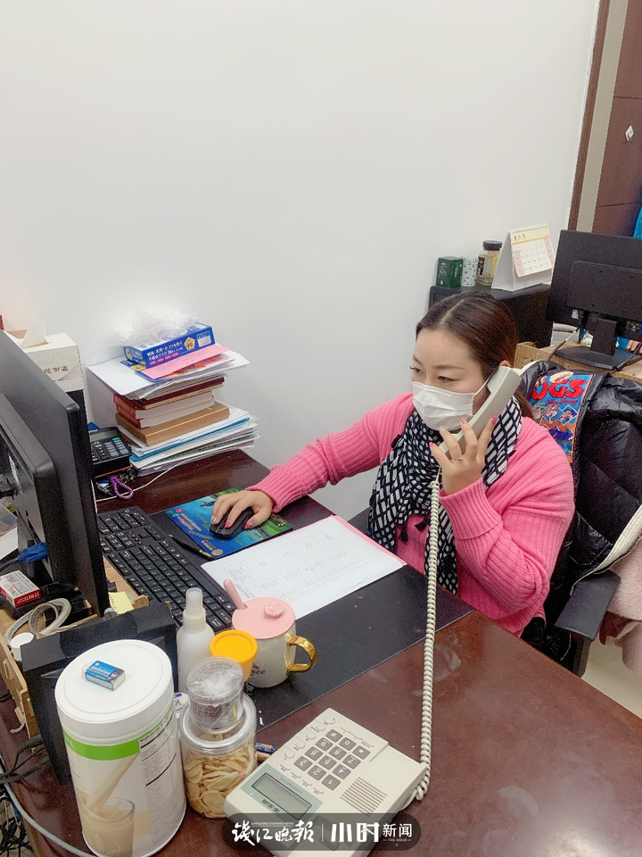 抗疫最美社工推荐西湖区湖畔社区沈亚萍为大家的平安舍弃照顾自己的小