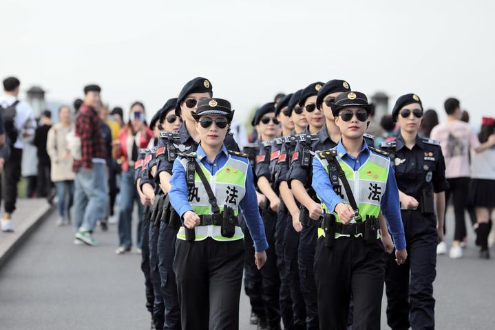 杭州西湖女子巡逻队图片