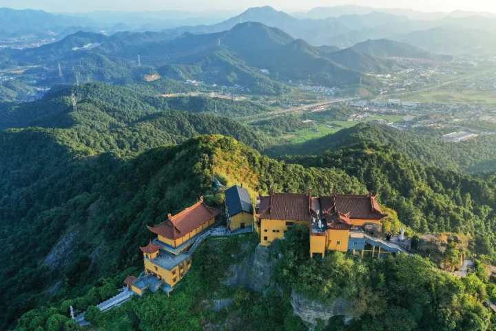 而紹興地域,因為王謝風流的遺韻存在,成為浙東文化吸附力最強之地