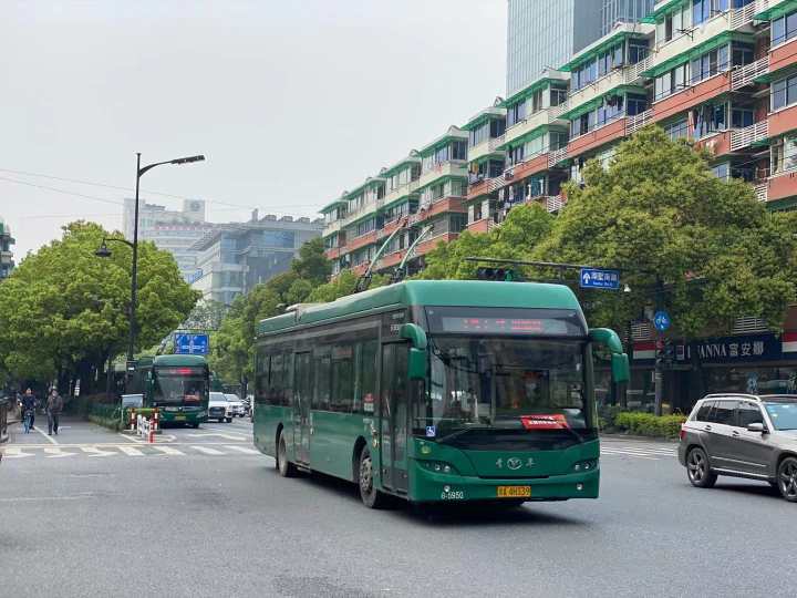 老底子的7路車站名歌聽過嗎杭州老公交師傅復刻電車引發市民的公交