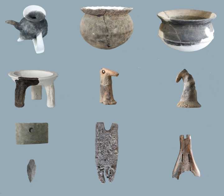 其二,遗址文化因素复杂,既有河姆渡文化,马家浜文化,崧泽文化因素,也